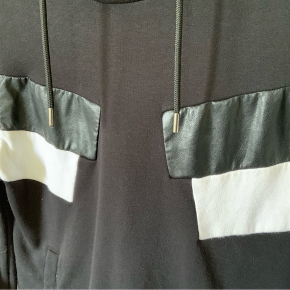 Mens Black and white color block Cowl Neck Sweatshirt by H&M - Picture 5 of 8